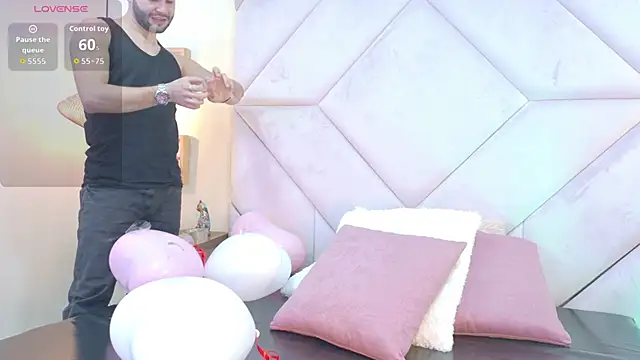 Snapshot of AndyKnoxx chatting on February 18, 7:43 pm AndyKnoxx online show from February 18, 7:43 pm