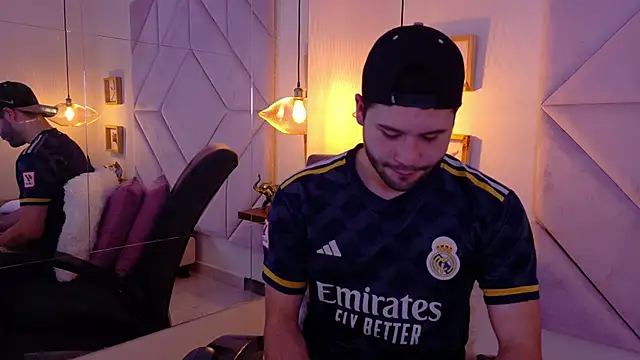 Snapshot of AndyKnoxx chatting on March 3, 8:05 pm AndyKnoxx online show from March 3, 8:05 pm