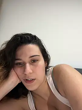 joanaguerreiru online show from March 20, 11:17 pm