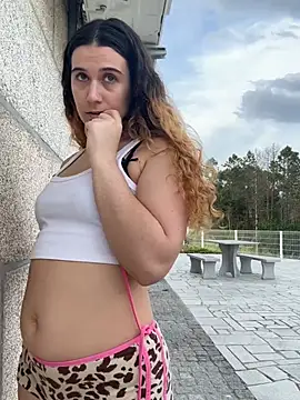 joanaguerreiru online show from April 23, 5:47 pm