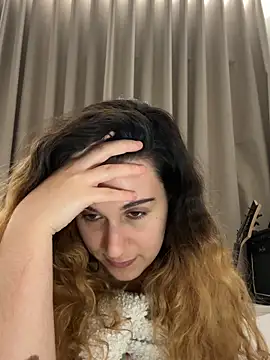joanaguerreiru online show from March 29, 12:01 am