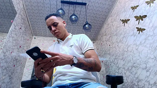 Snapshot of Brent_Storne chatting on February 18, 3:37 am Brent Storne online show from February 18, 3:37 am