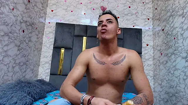 Snapshot of Brent_Storne chatting on February 19, 3:58 am Brent Storne online show from February 19, 3:58 am