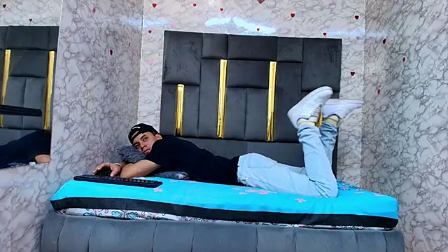 Snapshot of Brent_Storne chatting on February 17, 12:19 am Brent Storne online show from February 17, 12:19 am