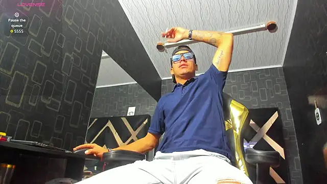 Snapshot of Brent_Storne chatting on January 19, 12:53 pm Brent Storne online show from January 19, 12:53 pm