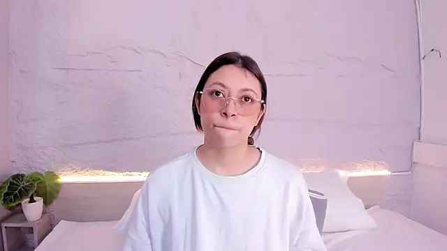 lanna 18  online show from March 14, 11:38 am