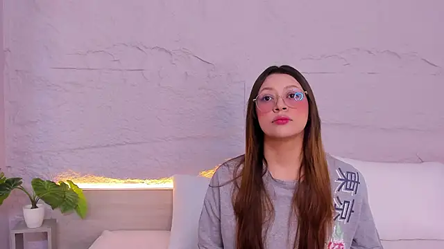 lanna 18  online show from February 3, 11:48 am