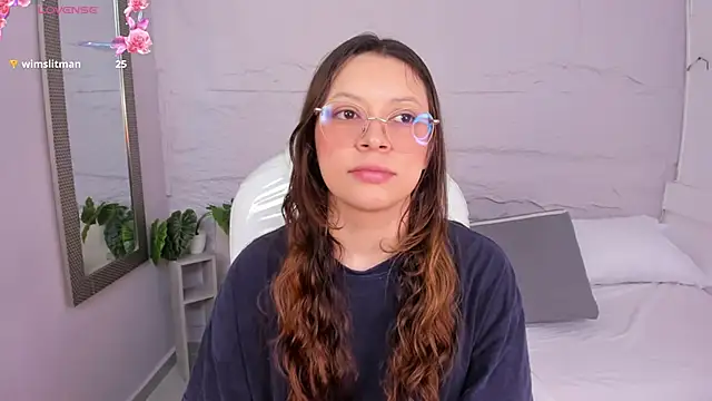 lanna 18  online show from May 21, 12:02 pm