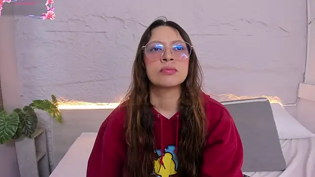 lanna 18  online show from April 10, 11:39 am