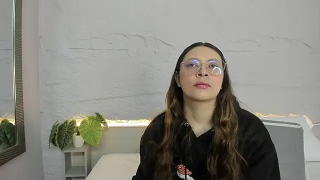 lanna 18  online show from March 24, 11:32 am