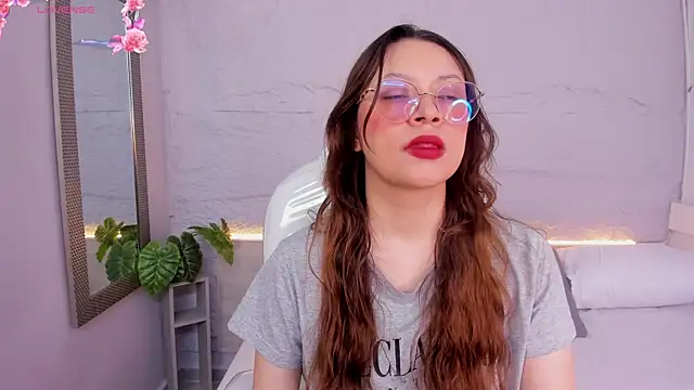 lanna 18  online show from May 12, 11:49 am