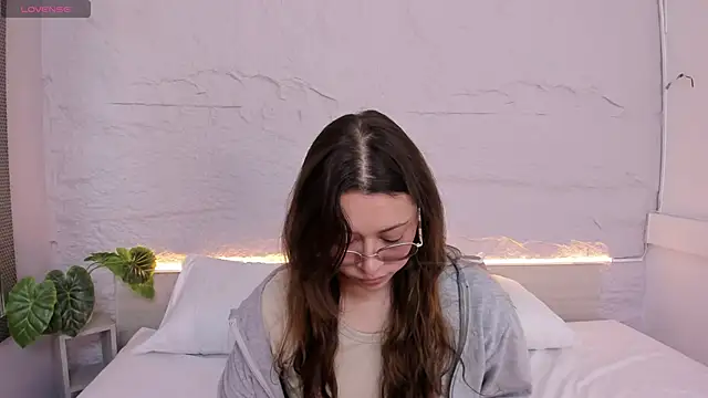 lanna 18  online show from March 10, 11:47 am