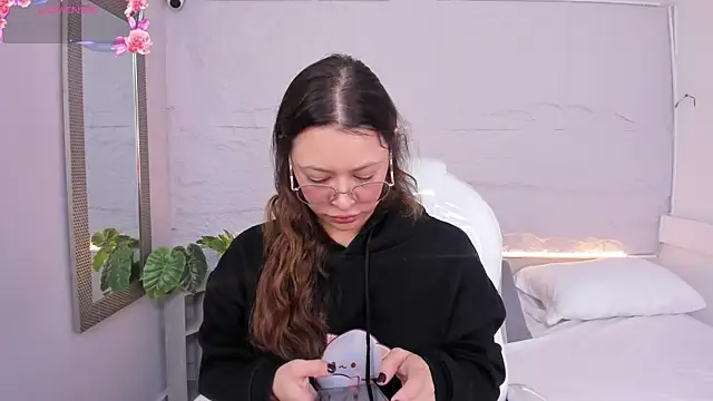 lanna 18  online show from April 24, 11:56 am