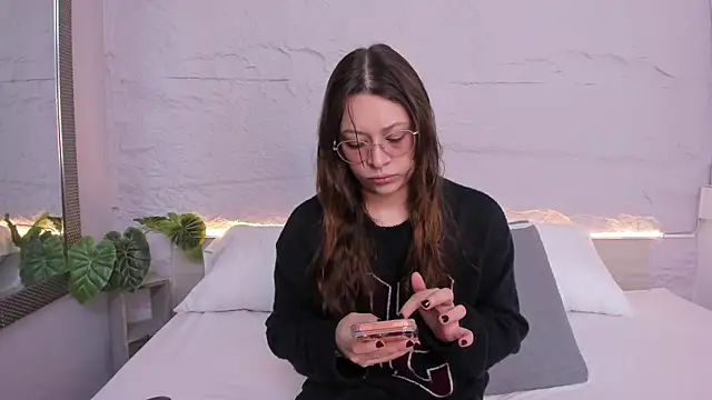 lanna 18  online show from March 6, 11:49 am