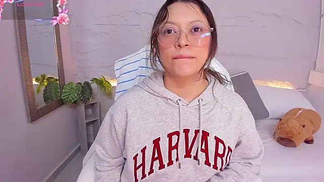 lanna 18  online show from April 11, 11:36 am