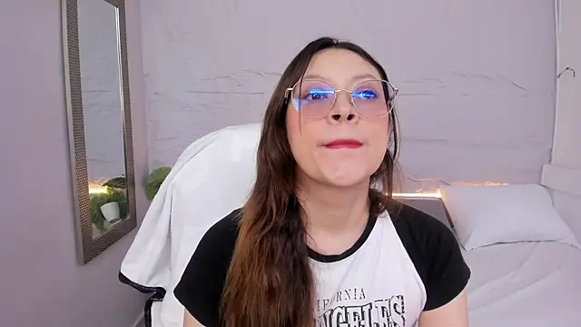 lanna 18  online show from April 30, 11:28 am