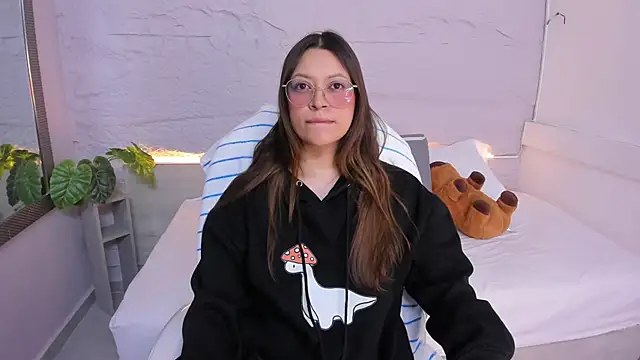 lanna 18  online show from April 14, 11:59 am