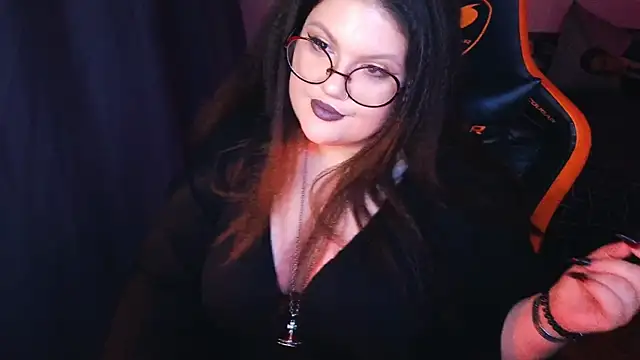 PixelMiss online show from August 8, 9:11 pm