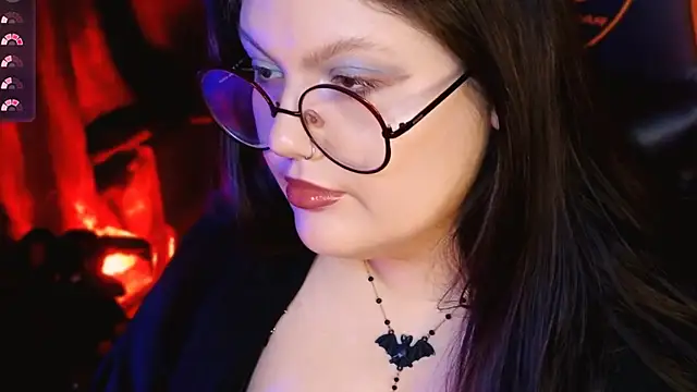 PixelMiss online show from April 4, 2:45 pm