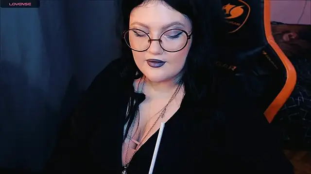 PixelMiss online show from August 9, 9:32 pm