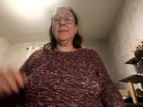 xmyriamx online show from January 7, 8:47 pm