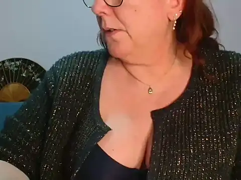 xmyriamx online show from April 4, 8:43 am