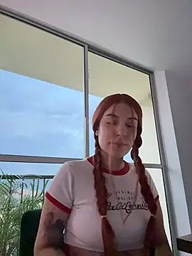 alesziarose  online show from February 5, 11:22 pm