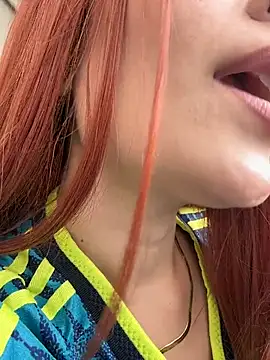 Snapshot of alesziarose_ chatting on July 3, 10:27 pm alesziarose online show from July 3, 10:27 pm