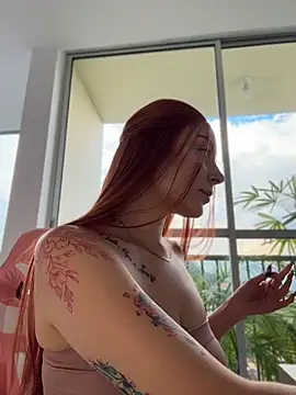 alesziarose  online show from April 14, 10:48 pm