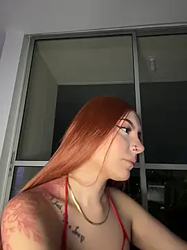 alesziarose  online show from February 13, 11:49 pm