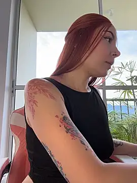 alesziarose  online show from April 12, 10:46 pm