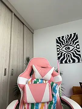 Snapshot of alesziarose_ chatting on July 12, 7:37 pm alesziarose online show from July 12, 7:37 pm