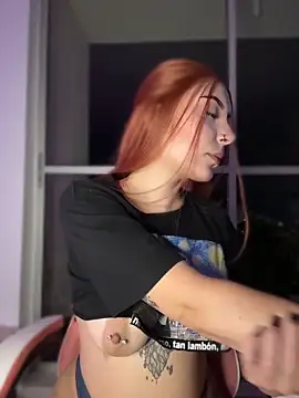 alesziarose  online show from April 12, 12:36 am