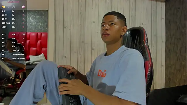  erick j online show from April 17, 8:22 pm