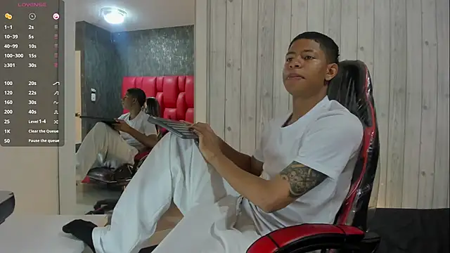  erick j online show from April 12, 8:01 pm