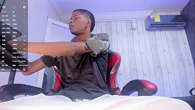 Snapshot of _erick_j chatting on February 15, 8:30 pm erick j online show from February 15, 8:30 pm