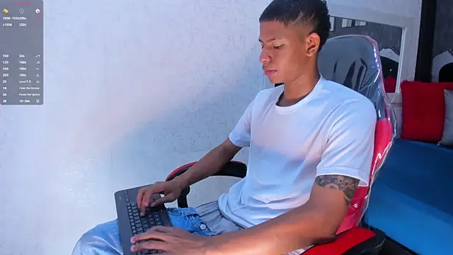 Snapshot of _erick_j chatting on February 4, 8:48 pm erick j online show from February 4, 8:48 pm