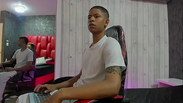  erick j online show from March 25, 8:08 pm