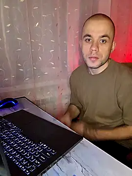 Snapshot of TvoY_bOy1 chatting on February 20, 4:09 pm TvoY bOy1 online show from February 20, 4:09 pm