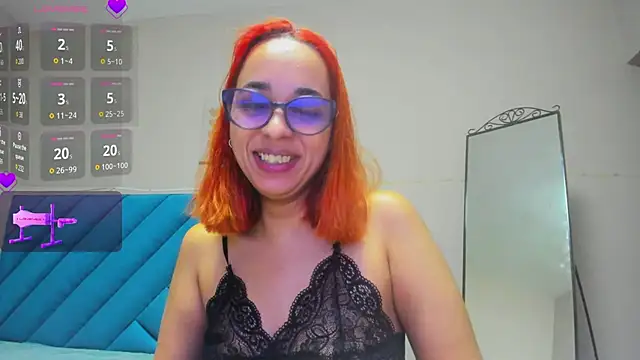 Snapshot of anna_taylor_ chatting on February 7, 7:33 pm anna taylor online show from February 7, 7:33 pm