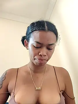 shenna brunette online show from February 8, 5:10 pm