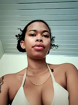 shenna brunette online show from February 18, 3:30 pm