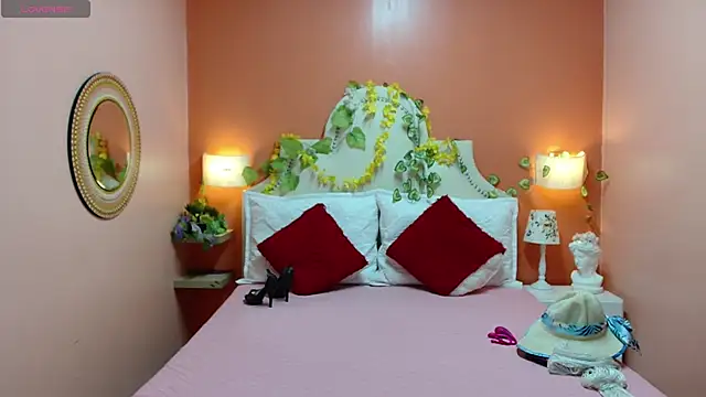 Dalila Najjar  online show from February 14, 2:39 pm