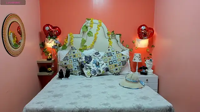 Dalila Najjar  online show from April 9, 2:56 pm