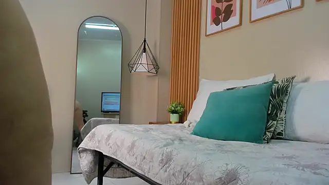 Dalila Najjar  online show from January 13, 2:21 pm