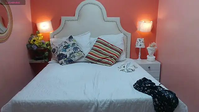 Dalila Najjar  online show from January 12, 2:46 pm