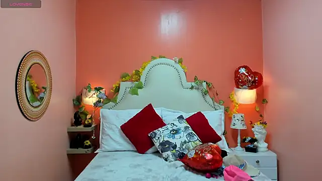 Dalila Najjar  online show from April 14, 2:33 pm