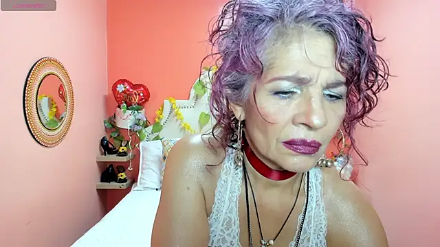 Dalila Najjar  online show from April 7, 2:08 pm