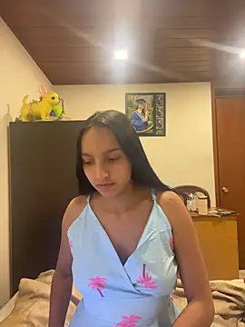 Snapshot of Eve_Ritz chatting on February 24, 4:24 am Eve Ritz online show from February 24, 4:24 am