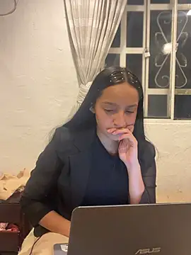 Snapshot of Eve_Ritz chatting on February 10, 4:11 am Eve Ritz online show from February 10, 4:11 am